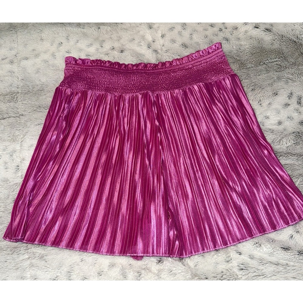 Glam slinky Hot Pink Shorts Size Large NWT